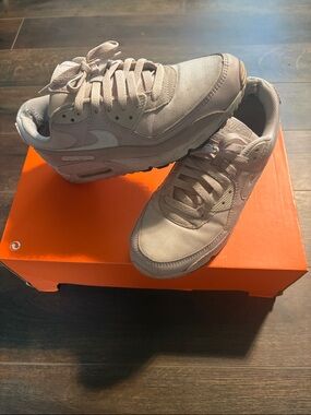 Nike Air Max Light Pink Low-Top Sneakers